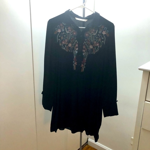 Embroidered Zara Dress - Picture 3 of 6